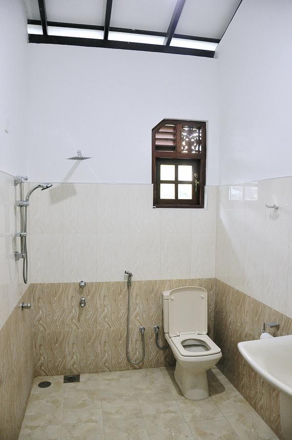 Dream House Hotel Dikwella Bagian luar foto